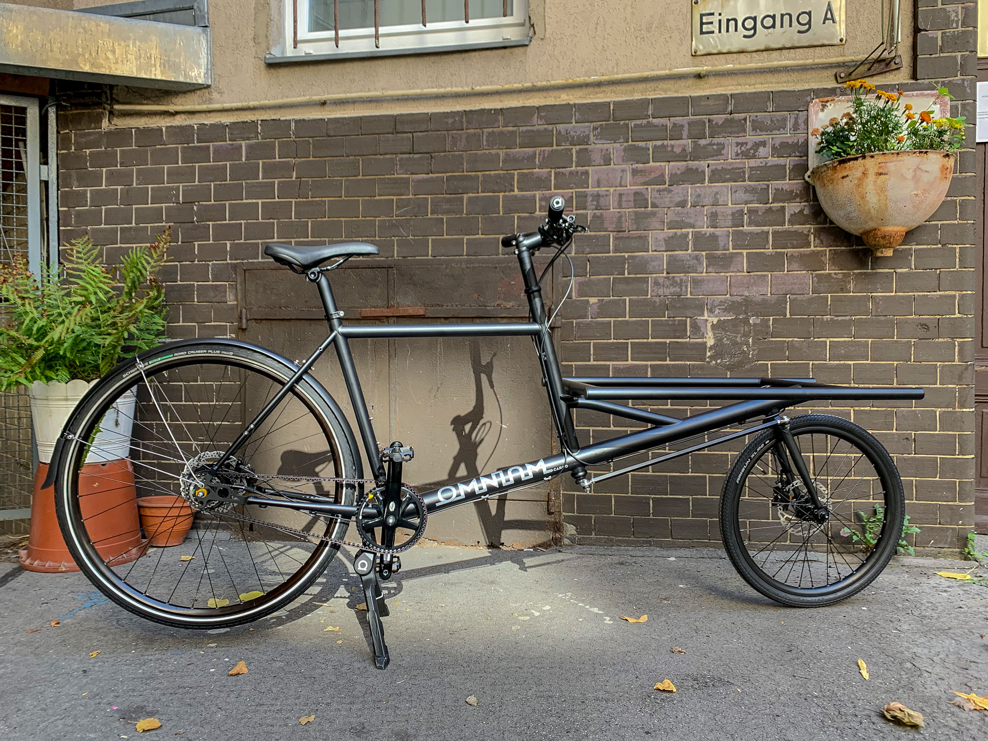 Omnium Cargo S Black Gates Omnium Cargo S Black Gates